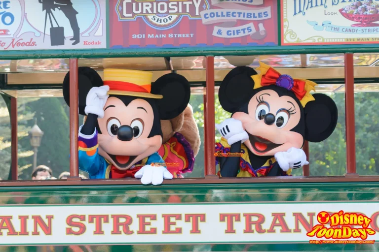 香港ディズニーランドの”10thアニバーサリーセレブレーション・ウィズ・ミッキー・アンド・フレンズ”