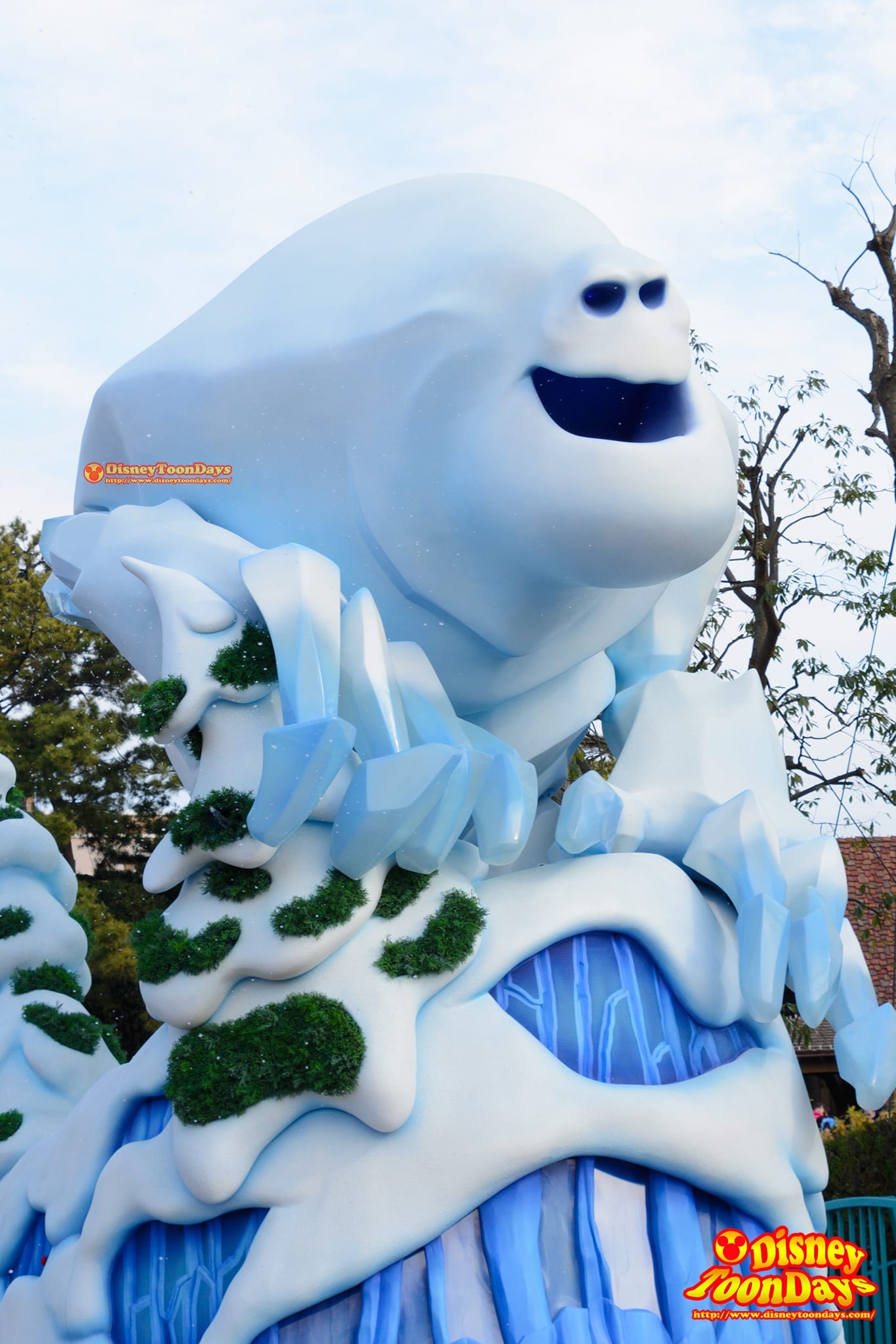 TDL アナとエルサのフローズンファンタジー 2016 フローズンファンタジーパレード　マシュマロウ