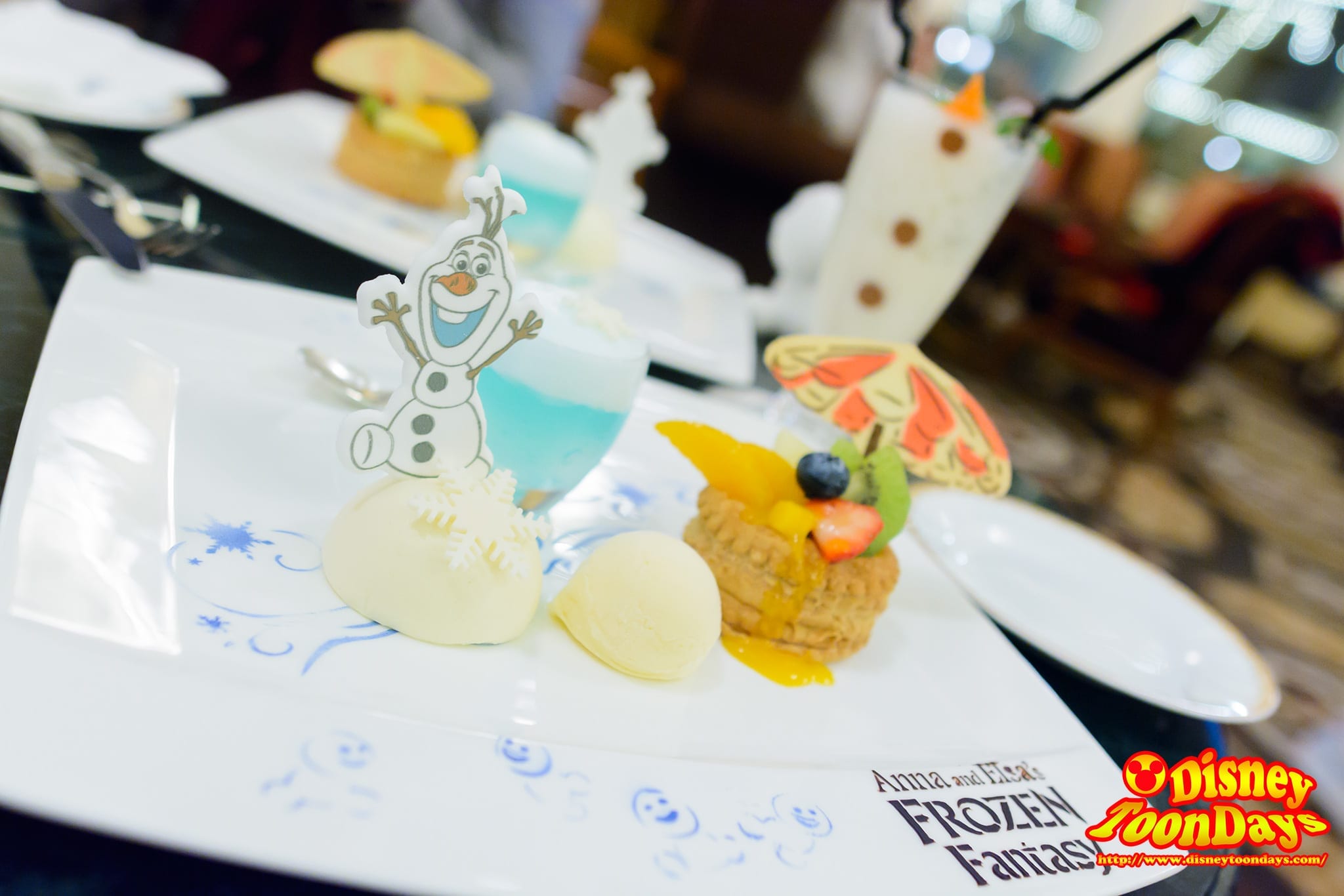 TDR ディズニーランドホテル　ドリーマーズ・ラウンジ　オラフ デザートメドレー