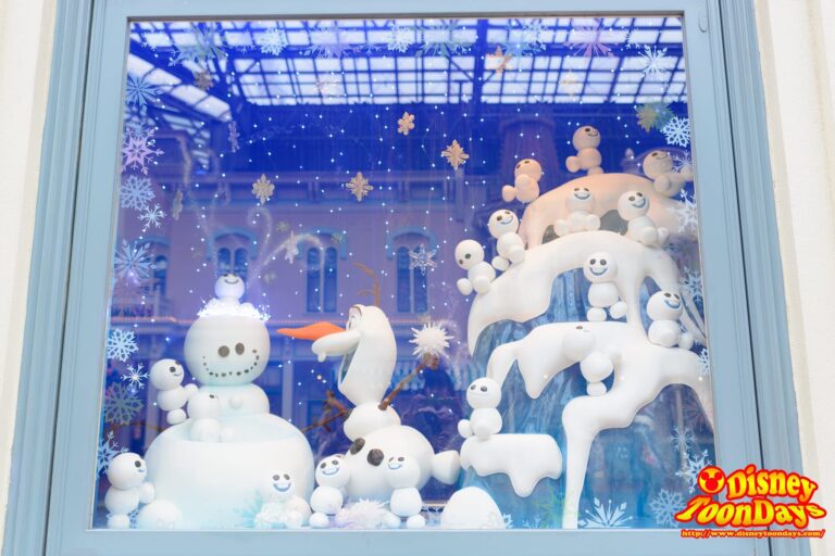 オラフのショーウィンドウには19体