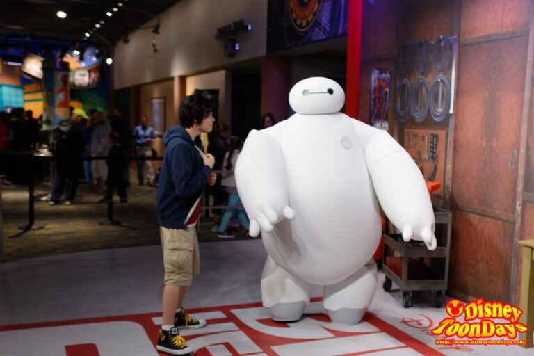 WDW ディズニーハリウッドスタジオ アニメーションコートヤード グリーティング ヒロ ベイマックス 待ち　