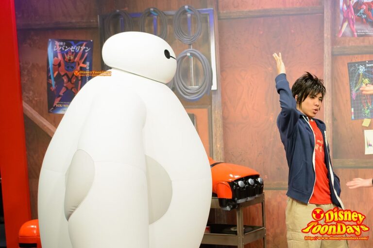 WDW ディズニーハリウッドスタジオ アニメーションコートヤード グリーティング ベイマックス ヒロ グータッチ2
