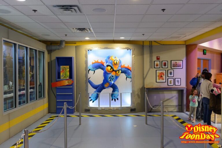 WDW ディズニーハリウッドスタジオ アニメーションコートヤード Qライン グリーティング側