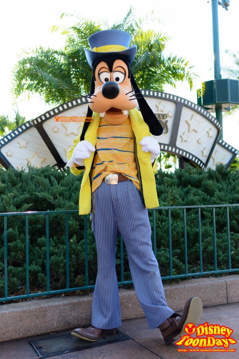 WDW ディズニーハリウッドスタジオ センターステージコートヤード グリーティング グーフィー
