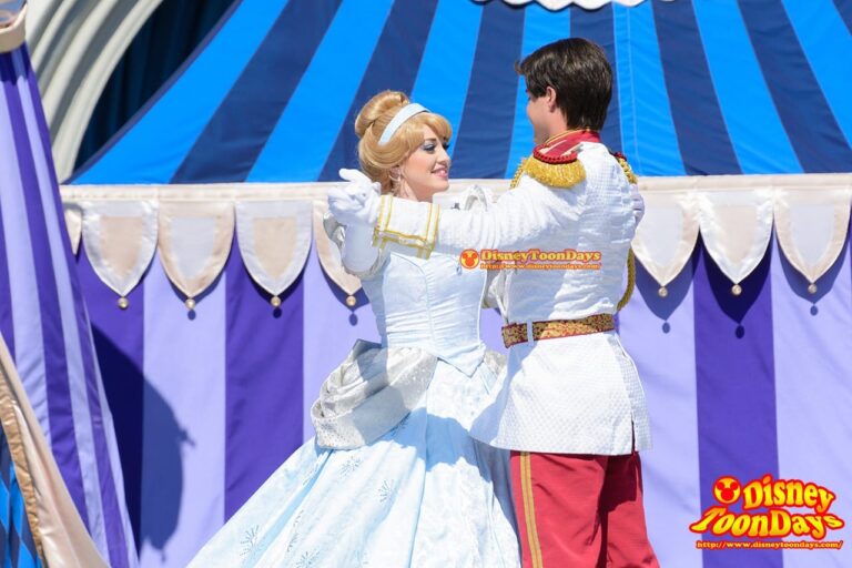 WDW マジックキングダム キャッスルフォアコートステージ ドリーム・アロング・ウィズ・ミッキー シンデレラ プリンスチャーミング