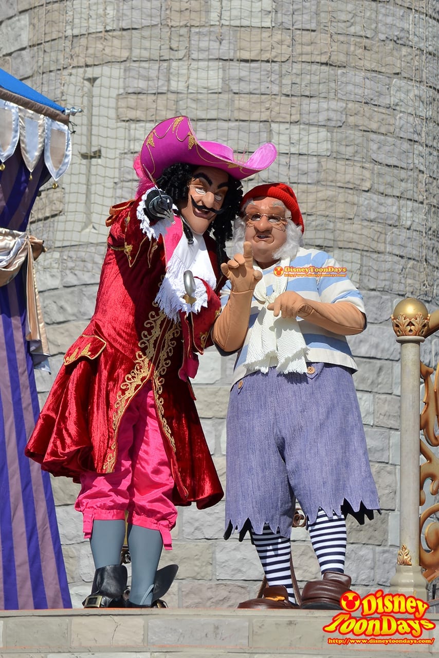 WDW マジックキングダム キャッスルフォアコートステージ ドリーム・アロング・ウィズ・ミッキー フック船長 ミスター・スミー