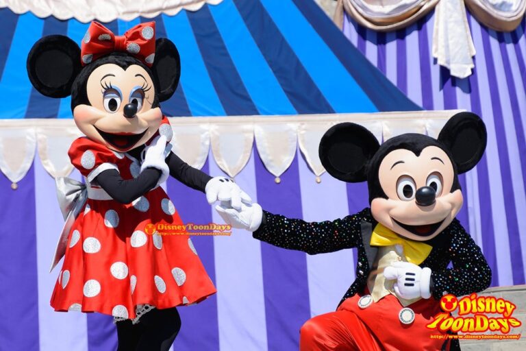 WDW マジックキングダム キャッスルフォアコートステージ ドリーム・アロング・ウィズ・ミッキー ミニーマウス ミッキーマウス