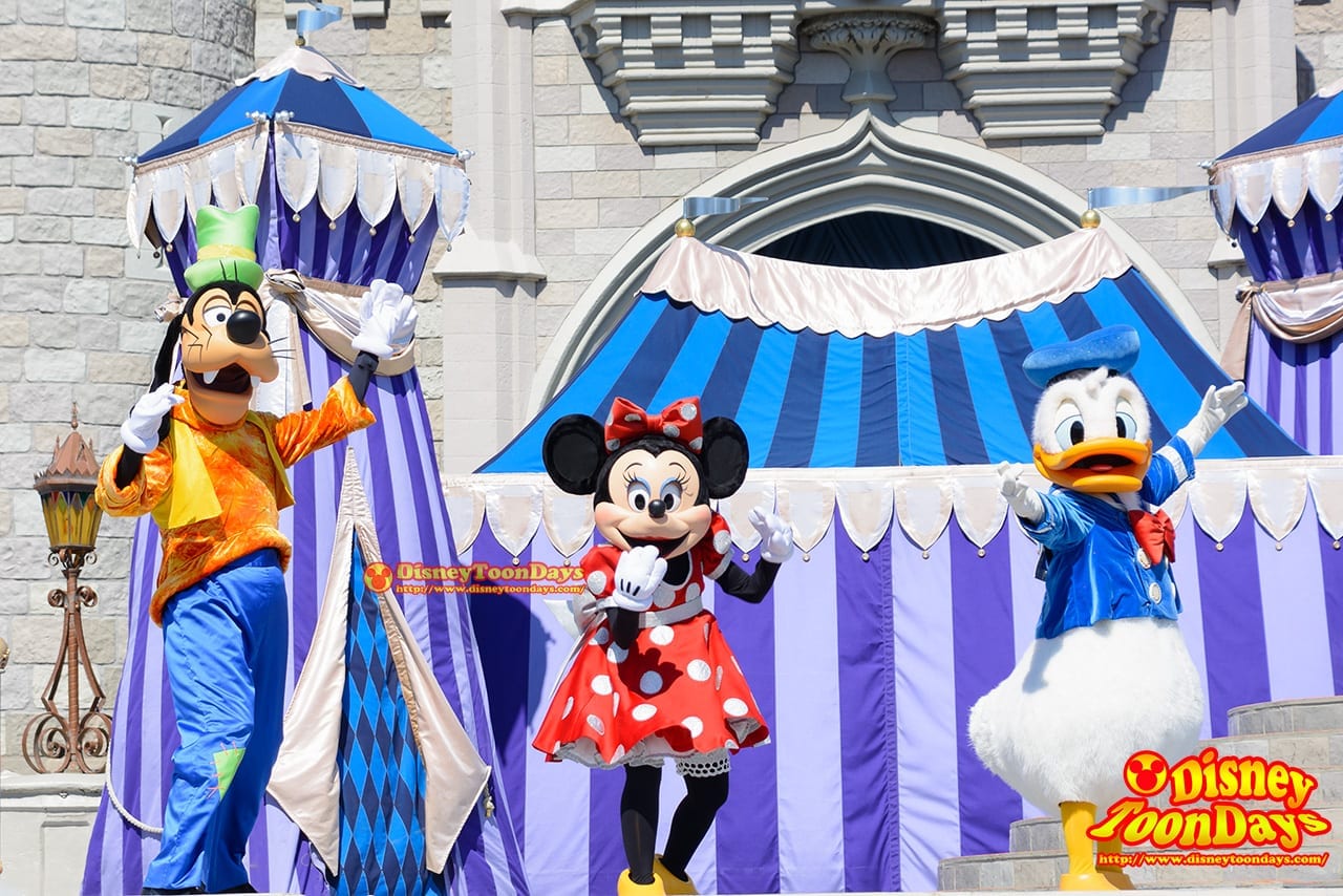 WDW マジックキングダム キャッスルフォアコートステージ ドリーム・アロング・ウィズ・ミッキー ミニーマウス