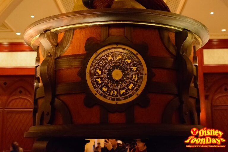 WDW マジックキングダム ニューファンタジーランド ビー・アワー・ゲスト・レストラン ザ・キャッスル・ギャラリー フィギュア