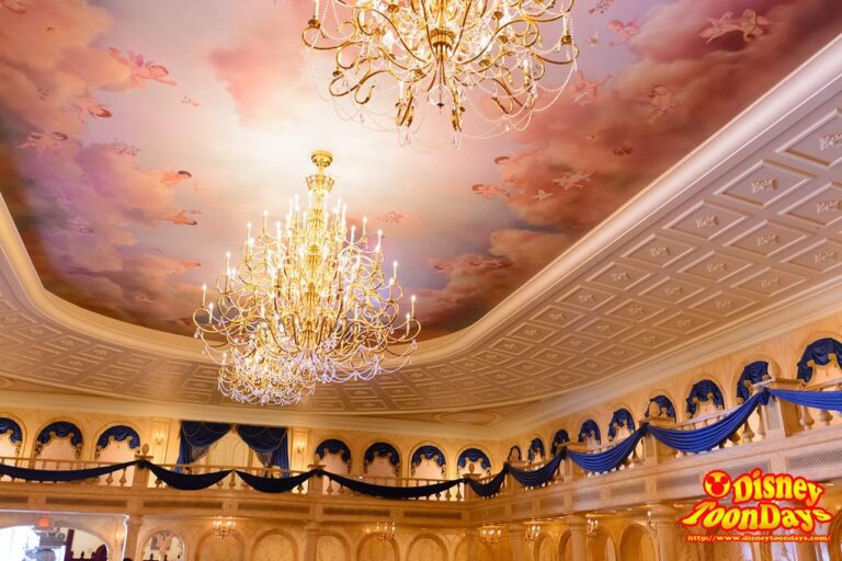 WDW マジックキングダム ニューファンタジーランド ビー・アワー・ゲスト・レストラン ザ・グランド・ボウルルーム 天井