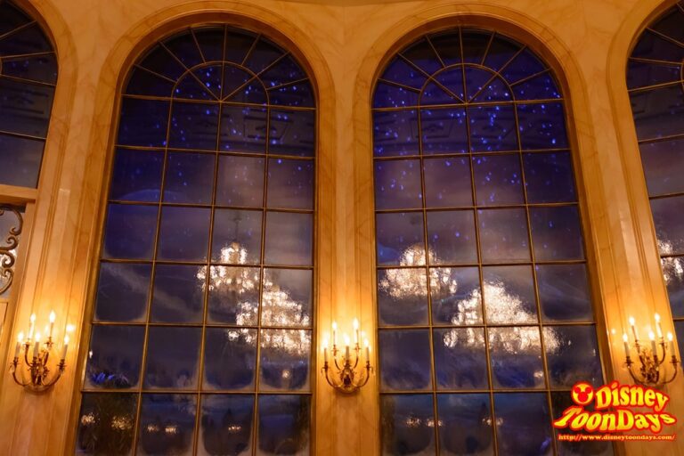 WDW マジックキングダム ニューファンタジーランド ビー・アワー・ゲスト・レストラン ザ・グランド・ボウルルーム 雪