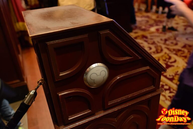 WDW マジックキングダム ニューファンタジーランド ビー・アワー・ゲスト・レストラン レジ