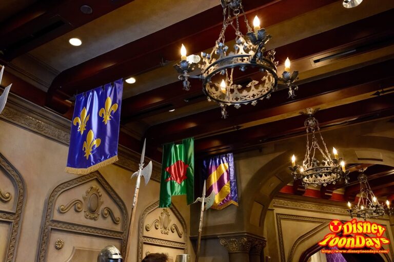 WDW マジックキングダム ニューファンタジーランド ビー・アワー・ゲスト・レストラン 内観