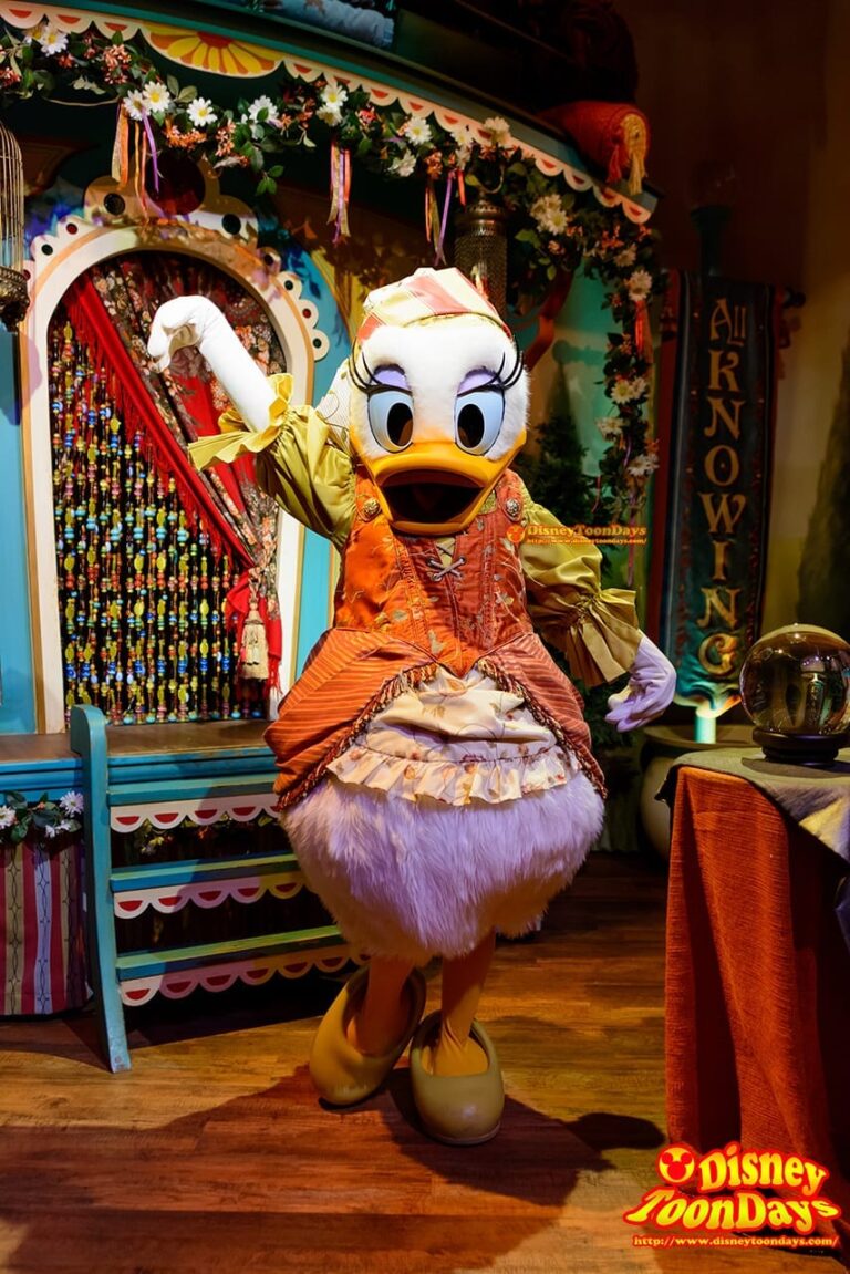 WDW マジックキングダム ニューファンタジーランド ピートズ・シリー・サイド・ショー デイジーダック