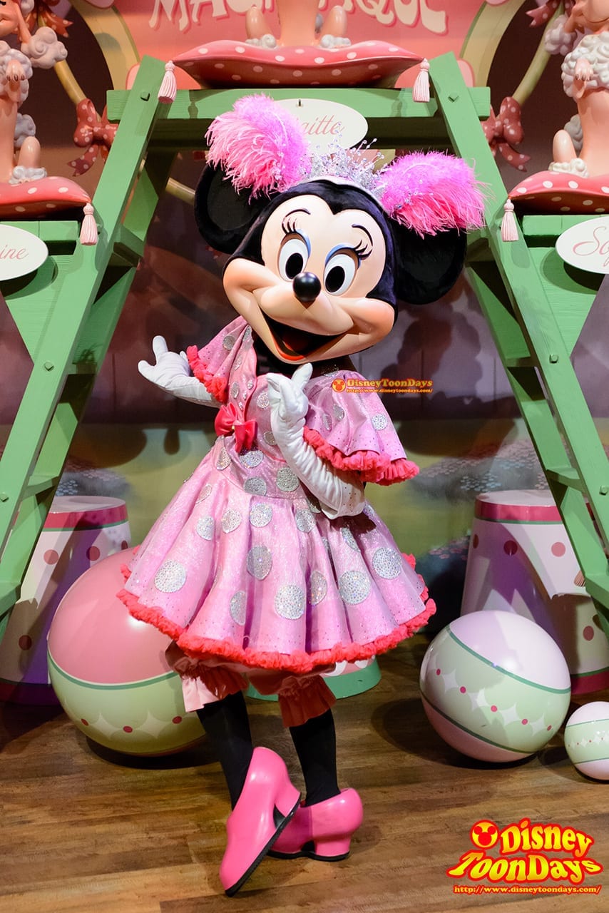 WDW マジックキングダム ニューファンタジーランド ピートズ・シリー・サイド・ショー ミニーマウス　