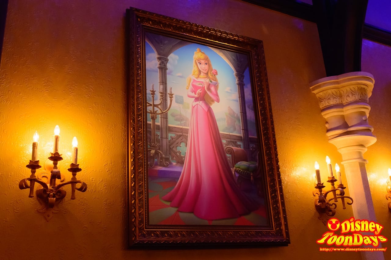 WDW マジックキングダム ファンタジーランド プリンセス・フェアリーテイル・ホール 絵画 オーロラ姫