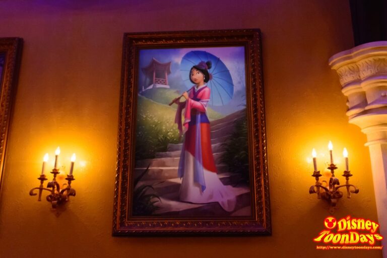 WDW マジックキングダム ファンタジーランド プリンセス・フェアリーテイル・ホール 絵画 ムーラン