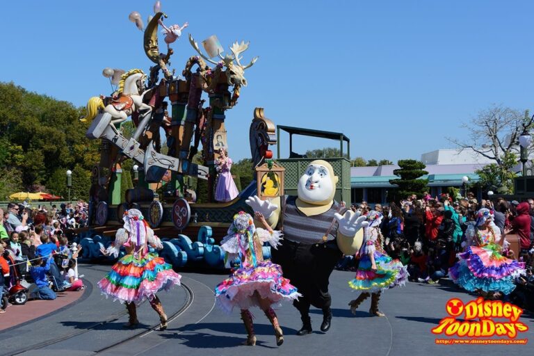 WDW マジックキングダム フェスティバル・オブ・ファンタジー・パレード 「塔の上のラプンツェル」ユニット