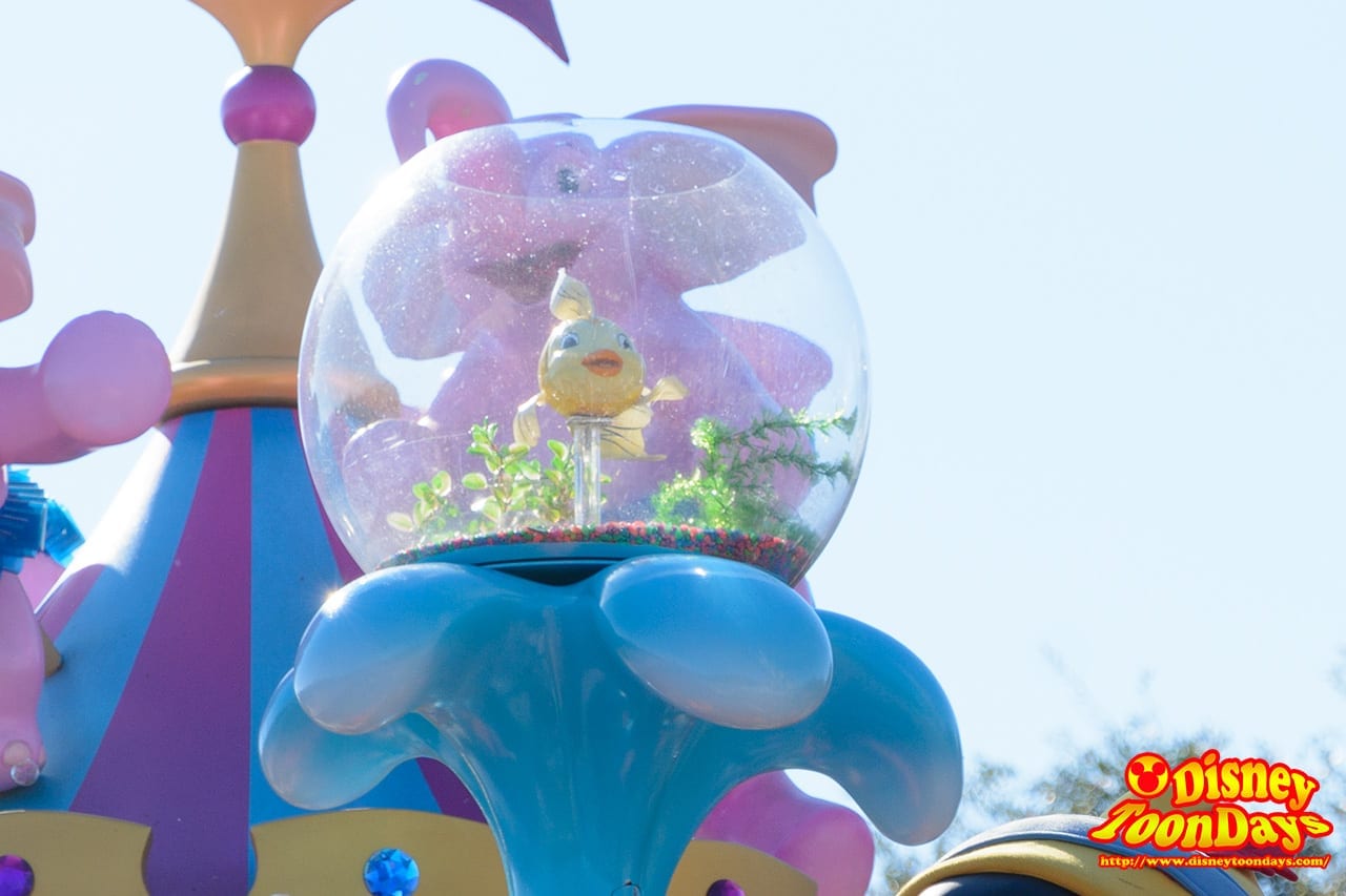 WDW マジックキングダム フェスティバル・オブ・ファンタジー・パレード クレオ