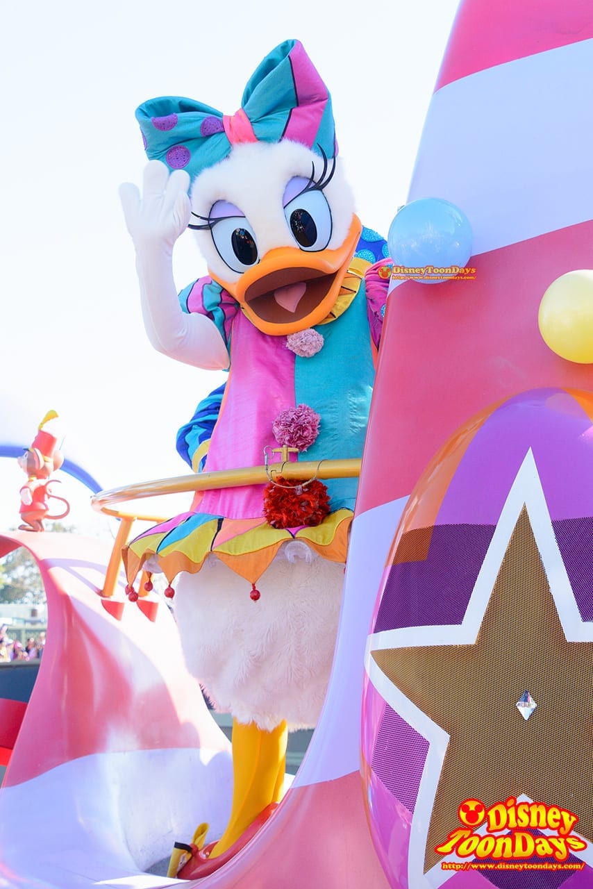 WDW マジックキングダム フェスティバル・オブ・ファンタジー・パレード デイジーダック