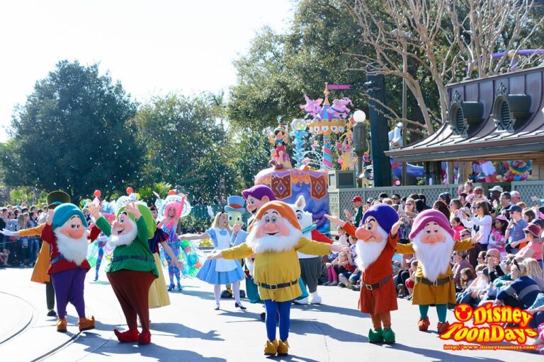 WDW マジックキングダム フェスティバル・オブ・ファンタジー・パレード フィナーレユニット