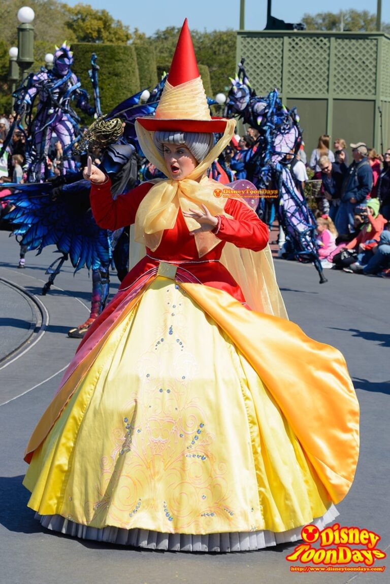 WDW マジックキングダム フェスティバル・オブ・ファンタジー・パレード フローラ
