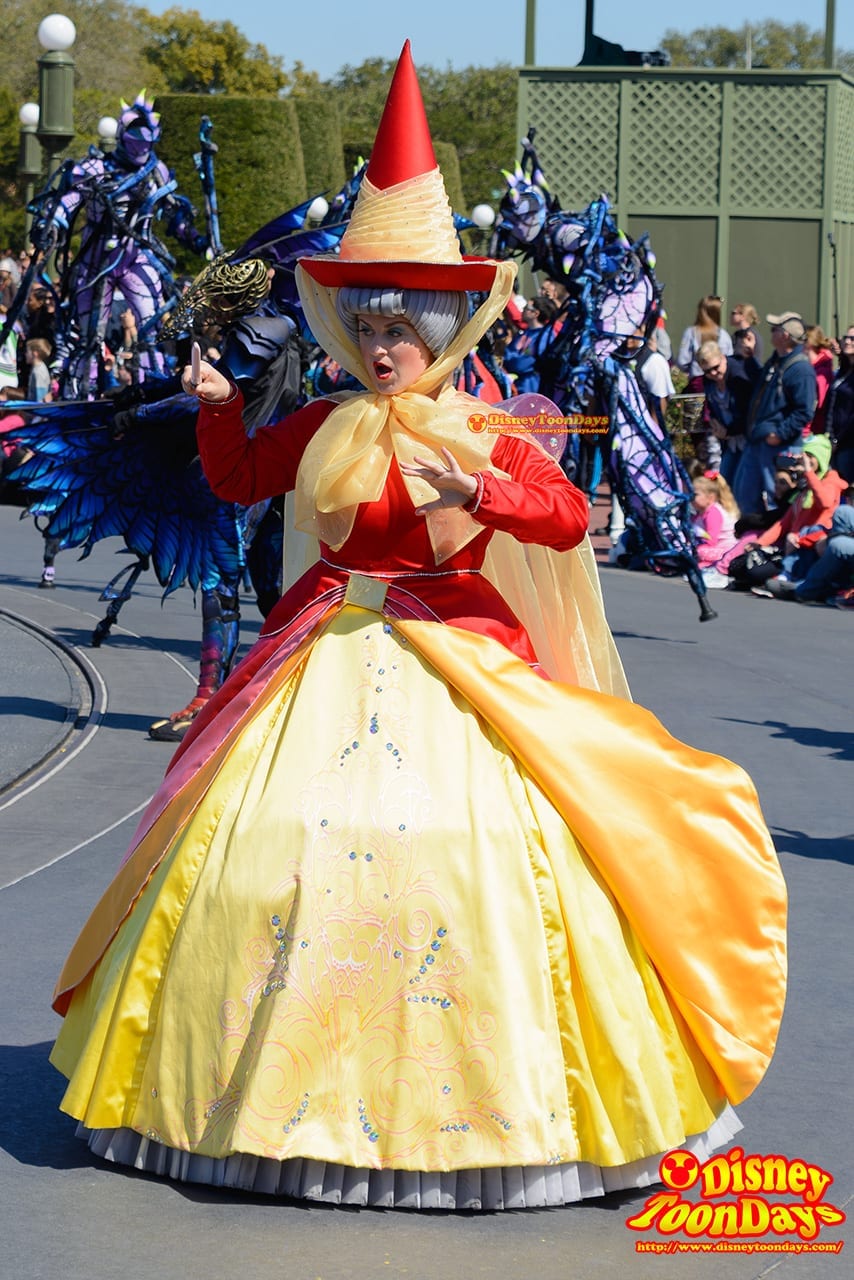 WDW マジックキングダム フェスティバル・オブ・ファンタジー・パレード フローラ