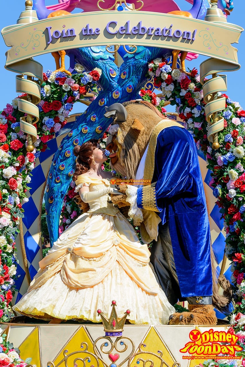 WDW マジックキングダム フェスティバル・オブ・ファンタジー・パレード ベル　ビースト