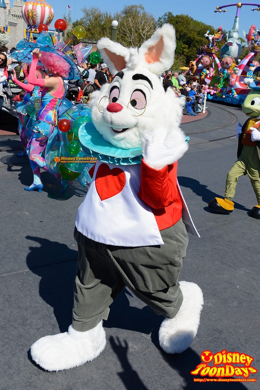 WDW マジックキングダム フェスティバル・オブ・ファンタジー・パレード ホワイトラビット