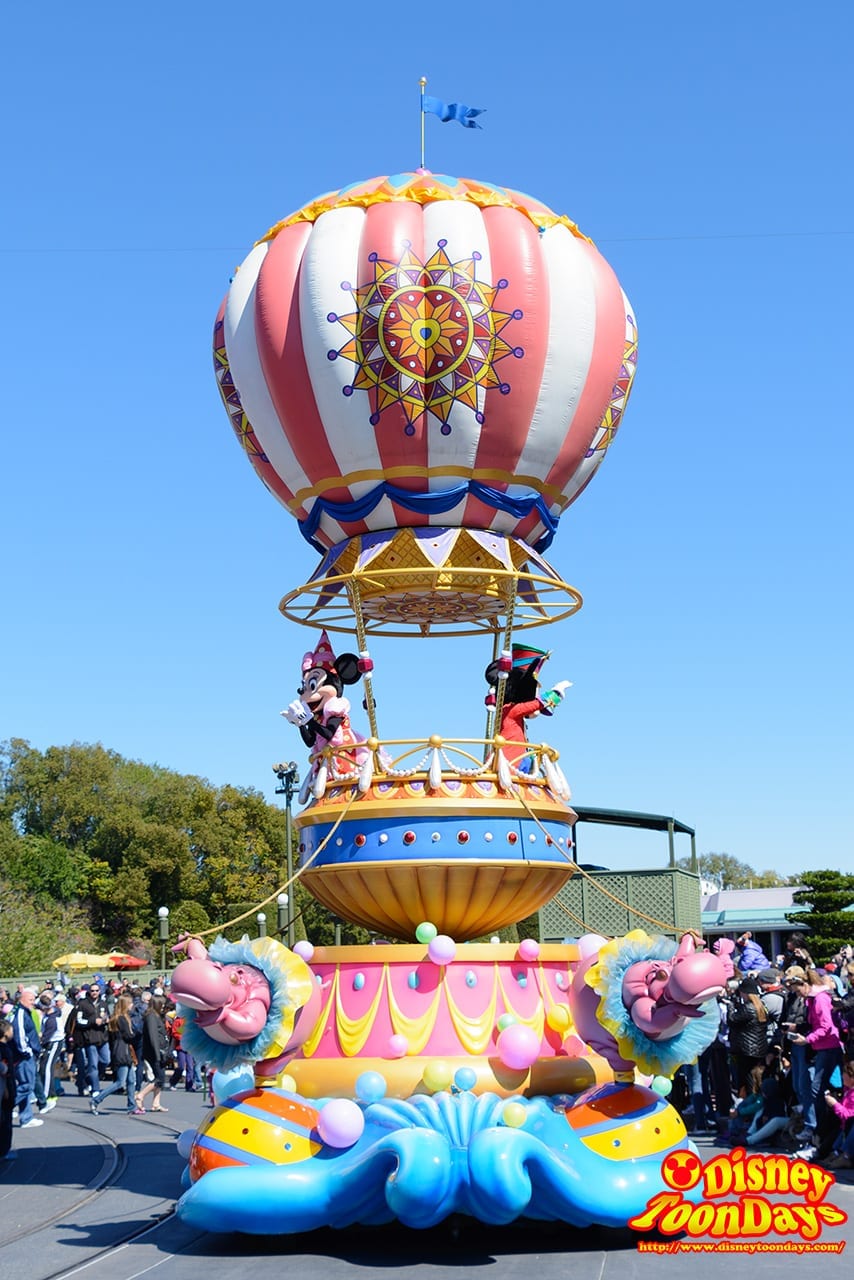 WDW マジックキングダム フェスティバル・オブ・ファンタジー・パレード ミッキーのエアーシップ　