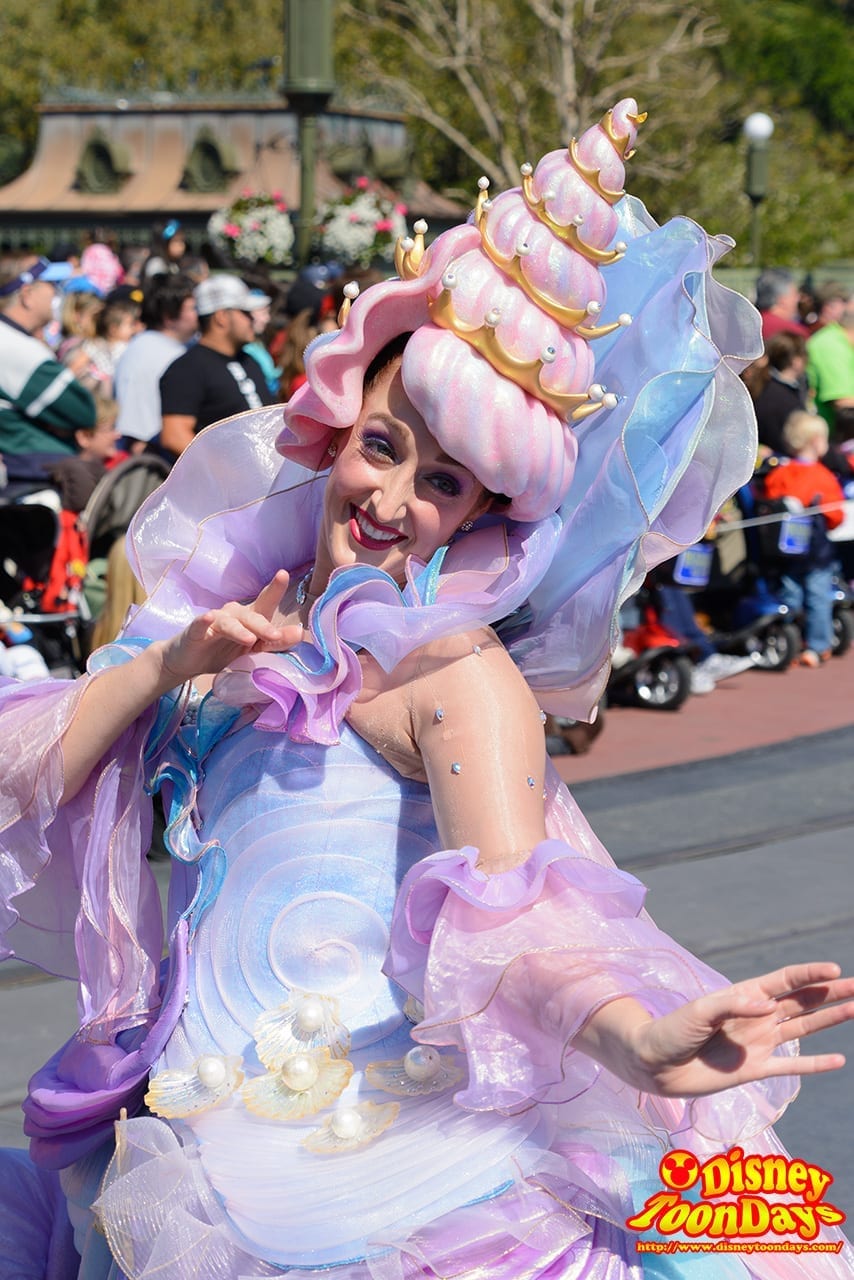 WDW マジックキングダム フェスティバル・オブ・ファンタジー・パレード 貝殻ダンサー