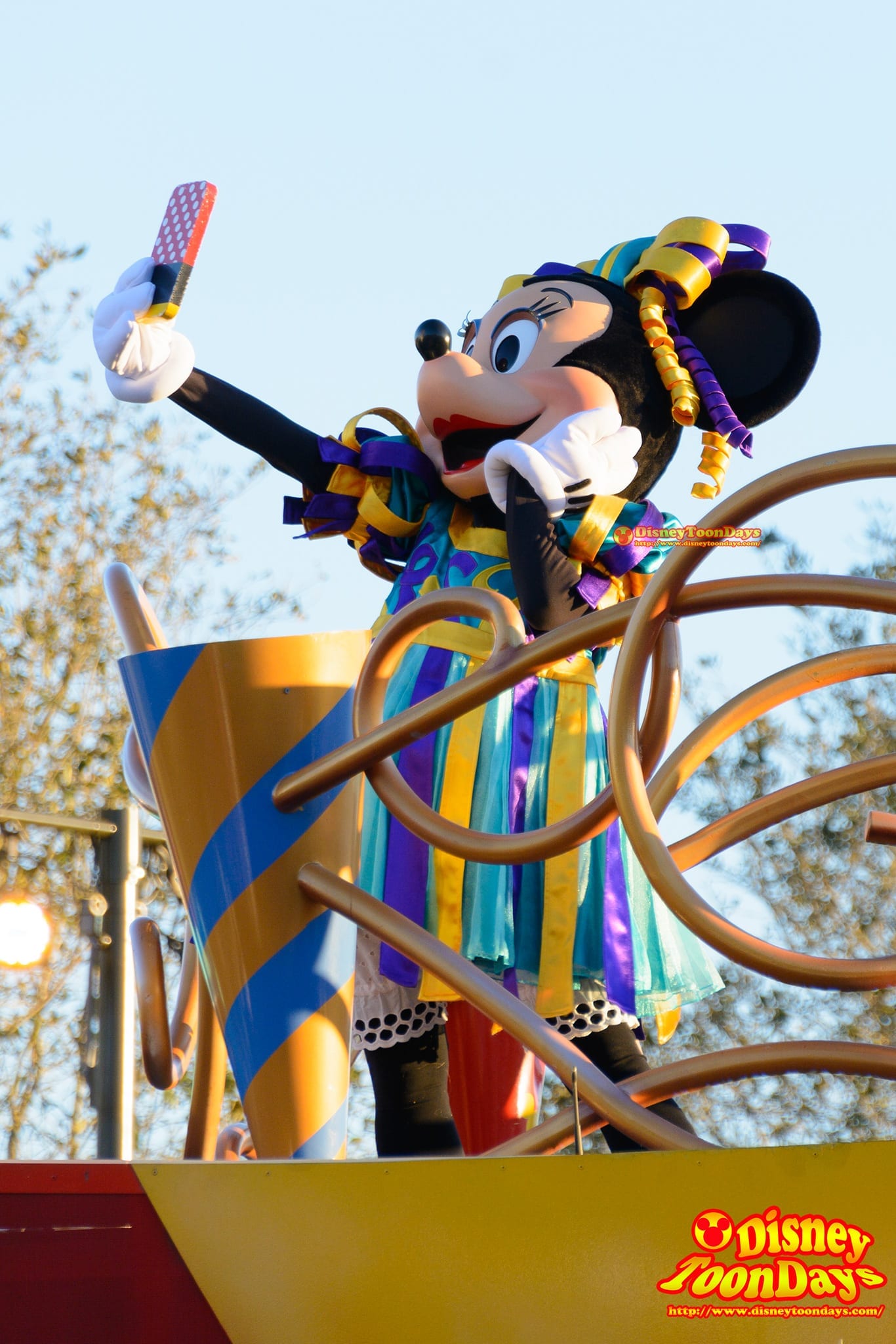 WDW マジックキングダム ムーブ・イット・シェイク・イット・ダンス・アンド・プレイ・イット 　ミニーマウス