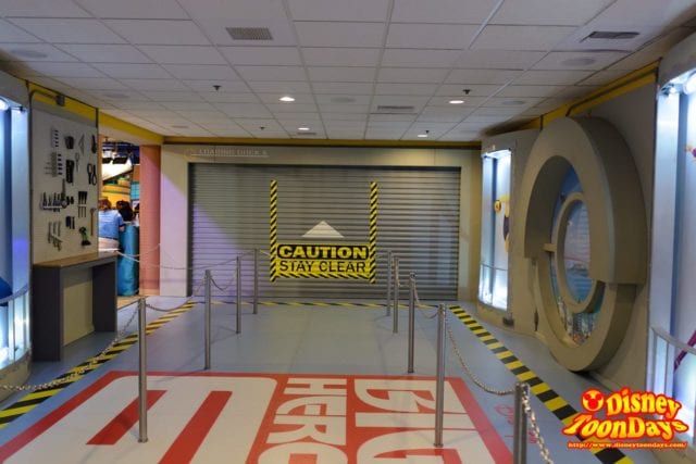 WDW ディズニーハリウッドスタジオ アニメーションコートヤード Qライン 入り口側