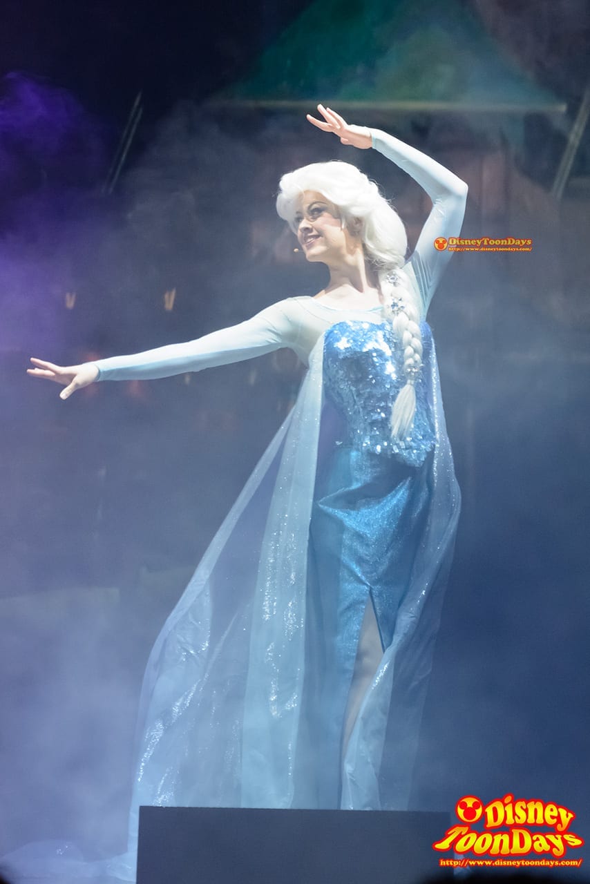 WDW ディズニーハリウッドスタジオ エコーレイク フォー・ザ・ファースト・タイム・イン・フォーエバー：ア・フローズン・シングアロング・セレブレーション エルサ