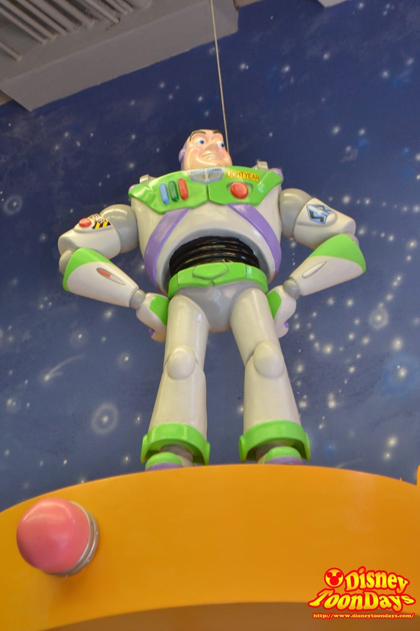 ピザプラネットにいたバズ・ライトイヤー
