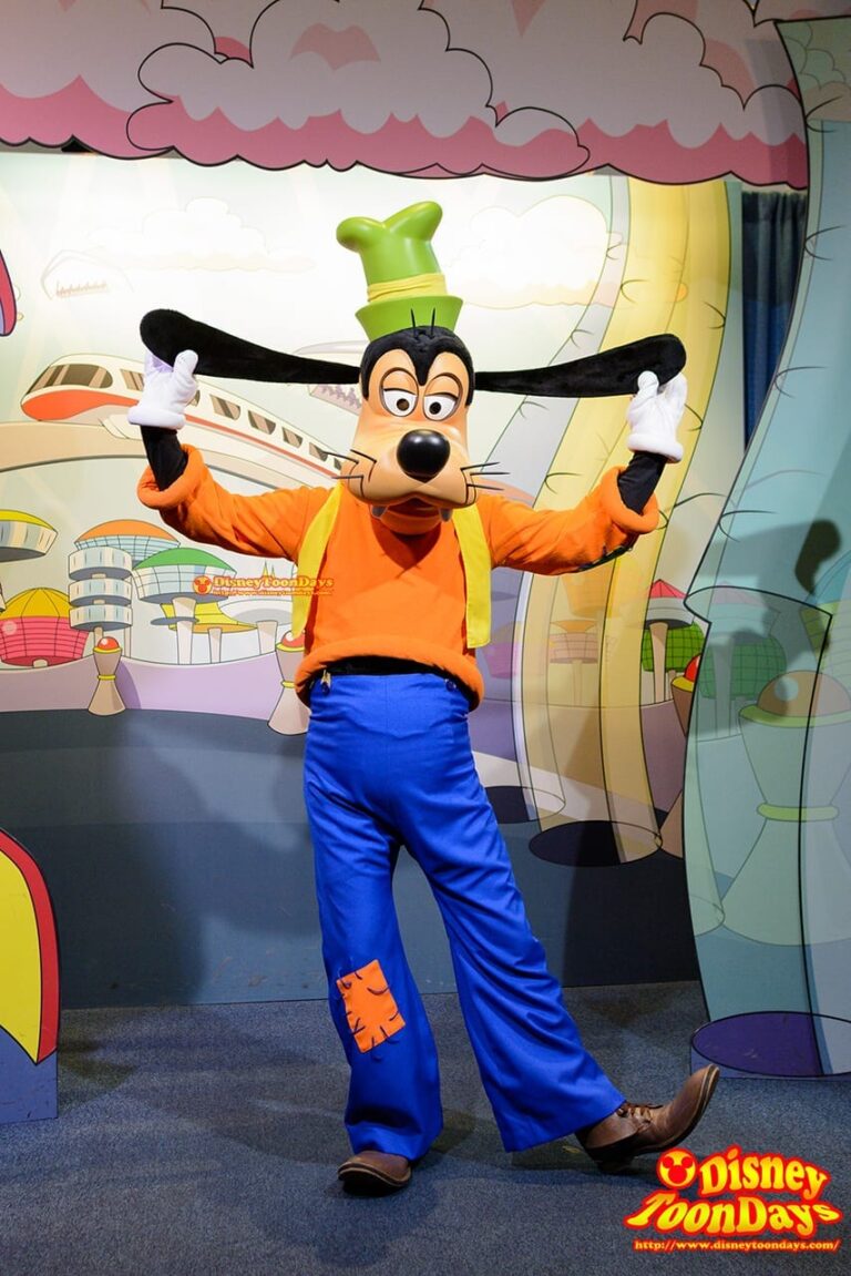 WDW エプコット　キャラクタースポット グリーティング グーフィー