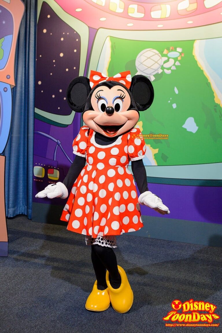 WDW エプコット　キャラクタースポット グリーティング ミニーマウス