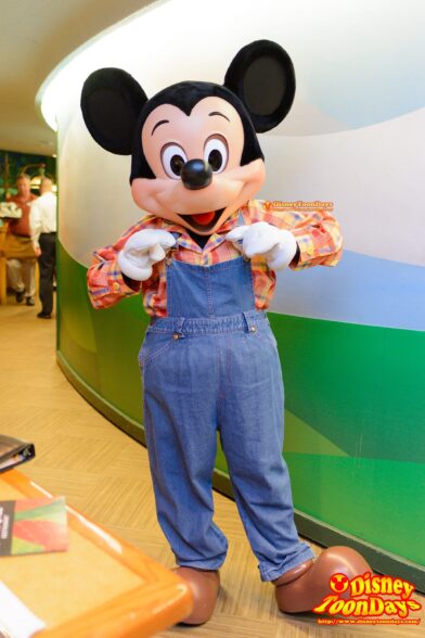 WDW エプコット フィーチャーワールド ガーデングリル グリーティング ミッキーマウス