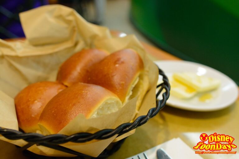 WDW エプコット フィーチャーワールド ガーデングリル メニュー パン