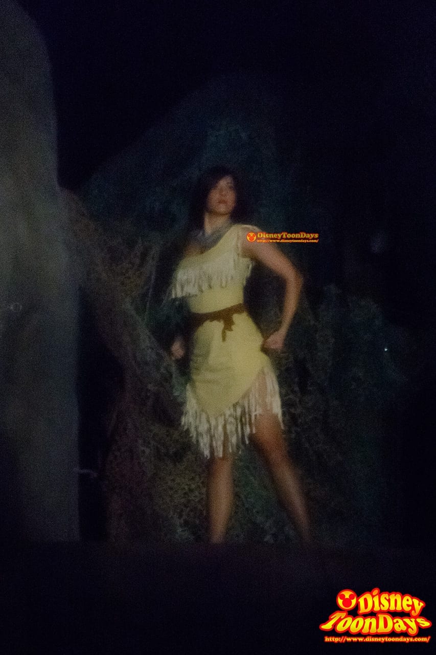 WDW ディズニーハリウッドスタジオ ハリウッドブルーバード ファンタズミック！ ポカホンタス