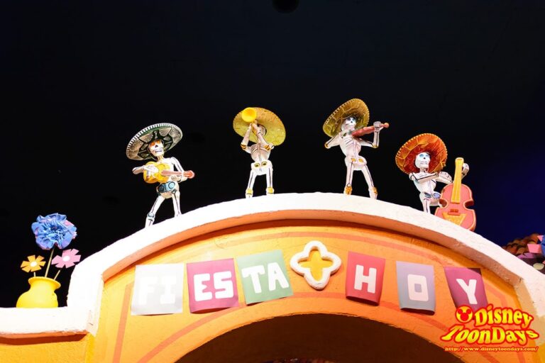 WDW ワールドショーケース メキシコ館 グラン・フィエスタ・ツアー・スターリング・ザ・スリー・カバレロ (10)