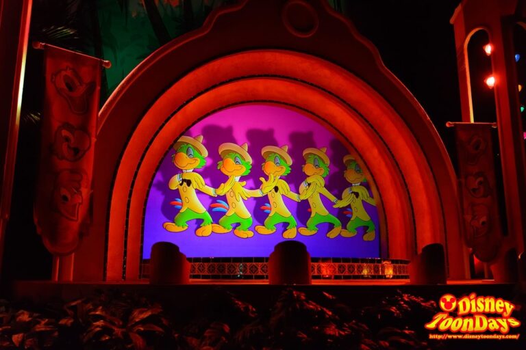 WDW ワールドショーケース メキシコ館 グラン・フィエスタ・ツアー・スターリング・ザ・スリー・カバレロ (15)