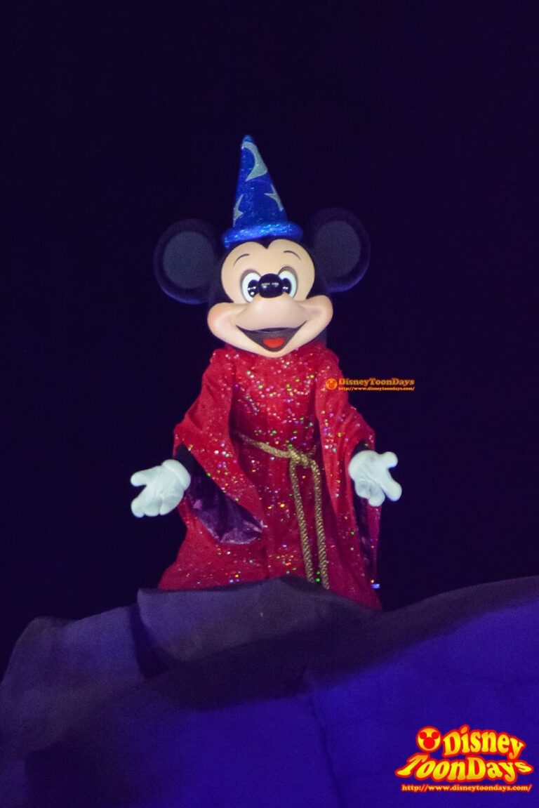 ディズニーハリウッドスタジオのファンタズミック！豪華なステージと