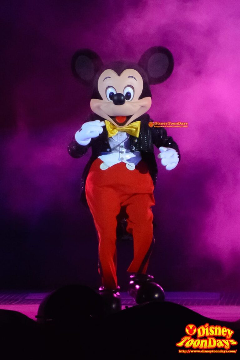ディズニーハリウッドスタジオのファンタズミック！豪華なステージと