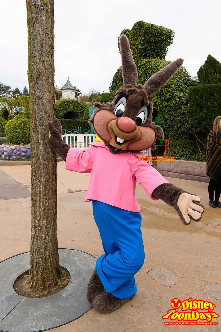 DLP ファンタジーランド グリーティング ブレア・ラビット