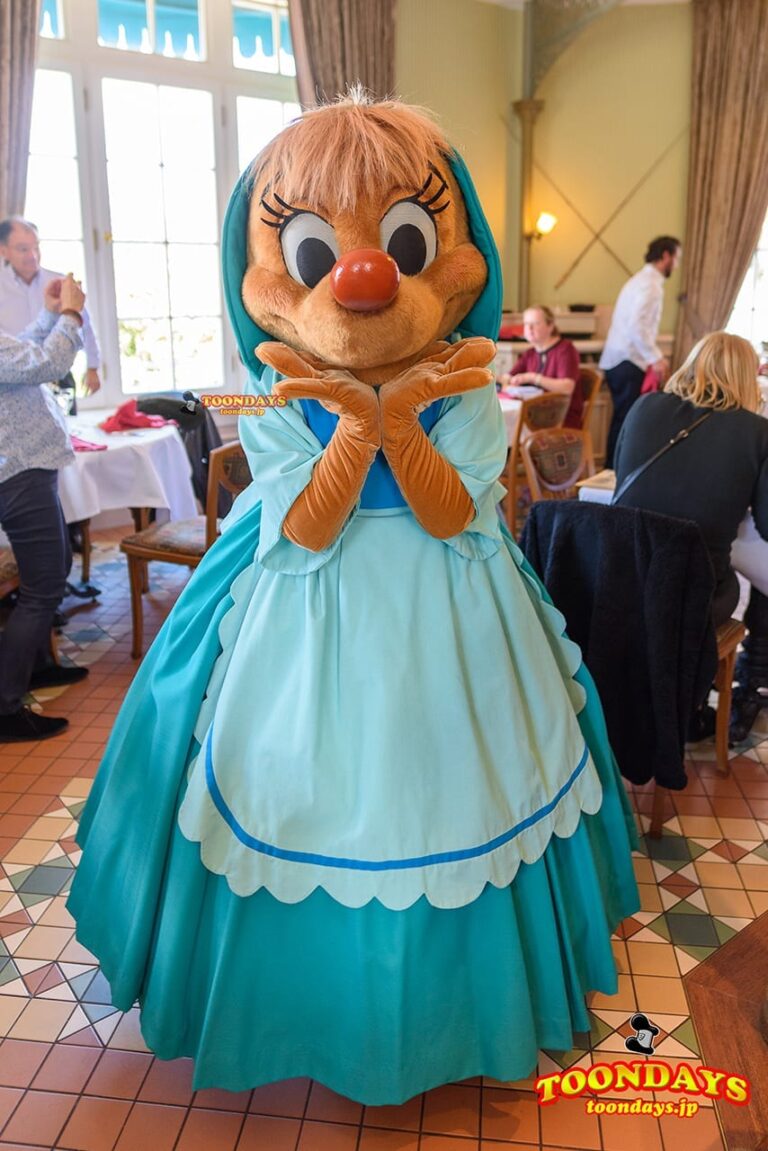 DLP ディズニーランドホテル インベンションズ　サンデーブランチ スージー