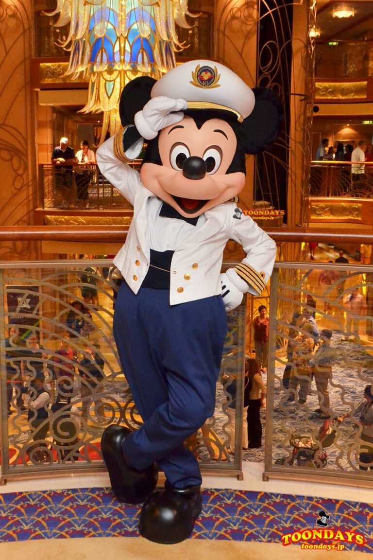 DCL ディズニー・ドリーム号 アトリウム グリーティング ミッキーマウス