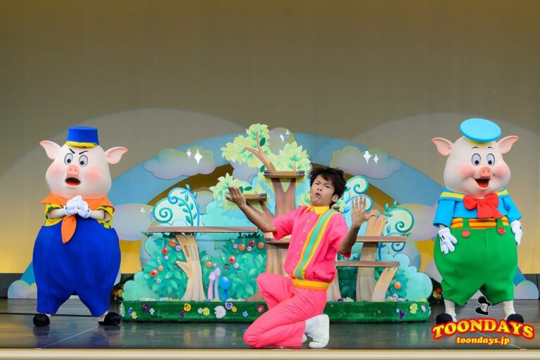 TDL トゥモローランド ショーベース パークファンパーティー ミッキー＆ヒズ・パルズ～タイム・オフ プラクティカルピッグ ファイファーピッグ
