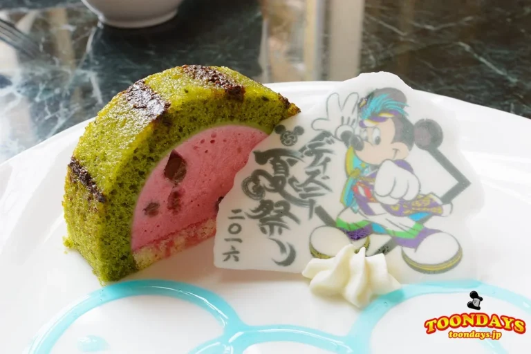 ミッキーやドナルドがプレート上で舞い踊る！ランドホテル「ドリーマーズ・ラウンジ」の”ディズニー夏祭り”アフタヌーンティーセット