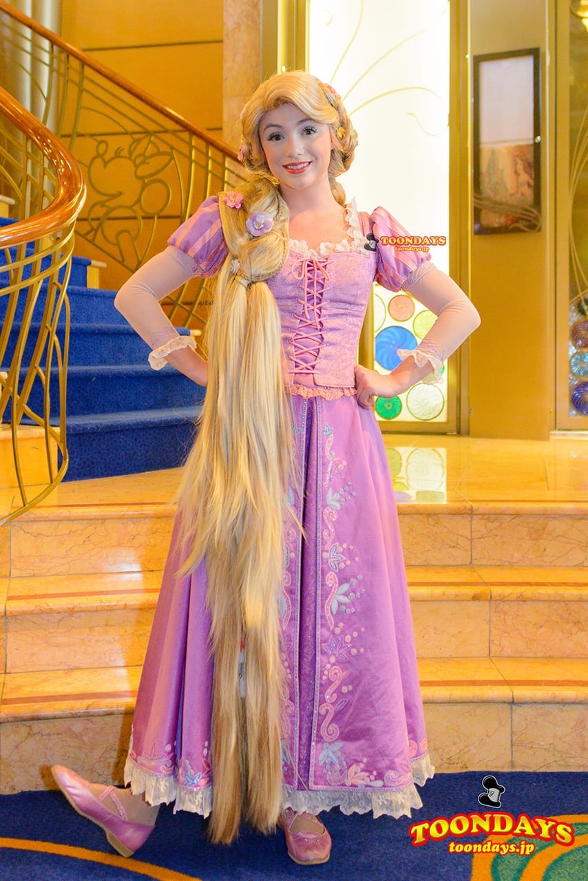 DCL ディズニー・ワンダー号 ロビーアトリウム プリンセス・ギャザリング グリーティング ラプンツェル